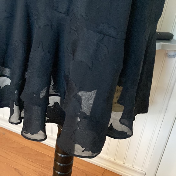 BNWT GORGEOUS BLACK DRESS - Picture 5 of 11